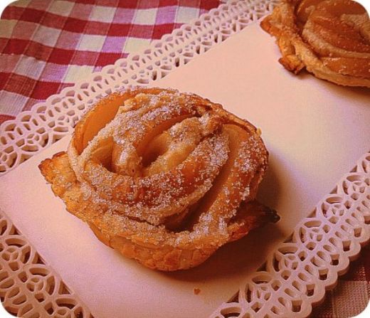 Elmalı Milföy Tatlısı Tarifi ve Malzemeleri