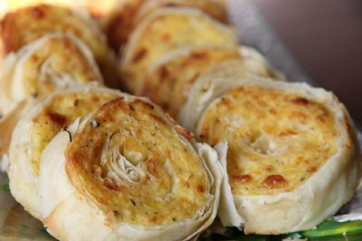 Milföy Hamurundan Patatesli Börek Tarifi ve Malzemeleri