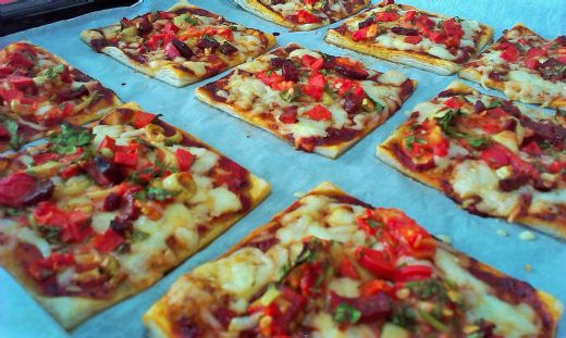 Milföy Hamurundan Pizza Tarifi ve Malzemeleri