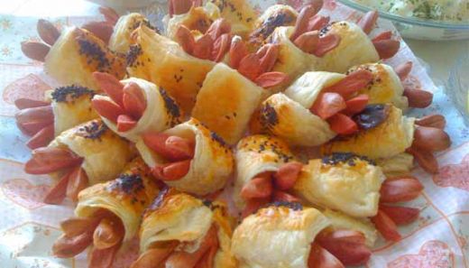 Milföy Hamurundan Sosisli Börek Tarifi ve Malzemeleri