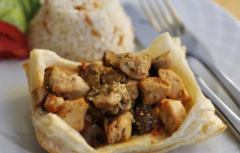 Tavuklu Milföy Çanağı Tarifi ve Malzemeleri